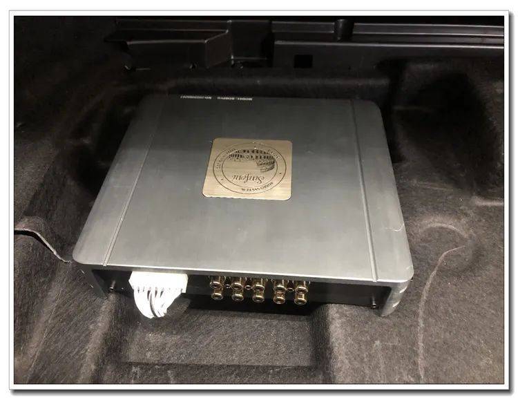 开云体育 开云平台奔驰C260升级旋转高音汕头汽车音响改装升级怎么样？(图3)