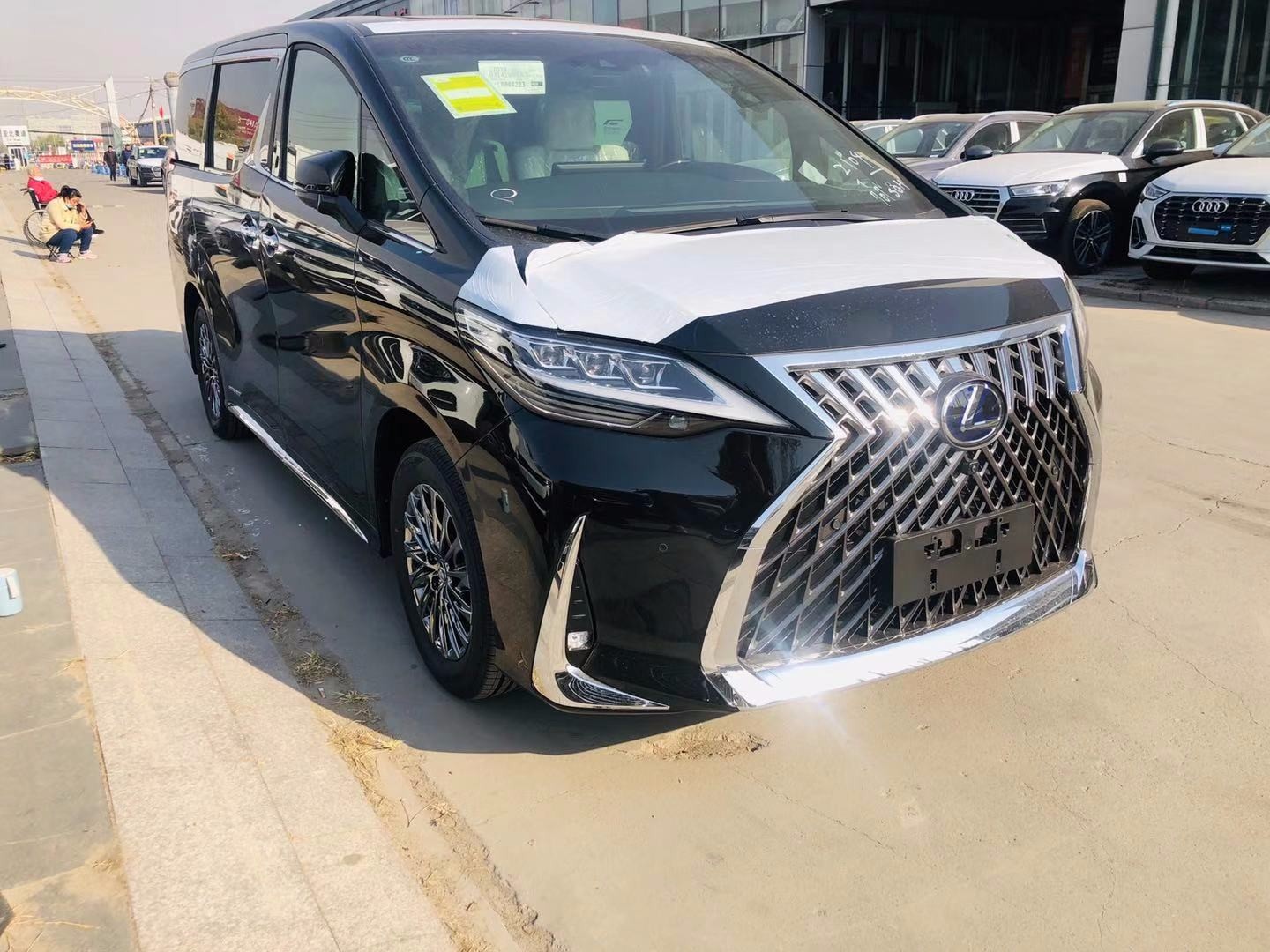 开云体育 Kaiyun.com 官网入口21款雷克萨斯LM300实拍图片配置丰富