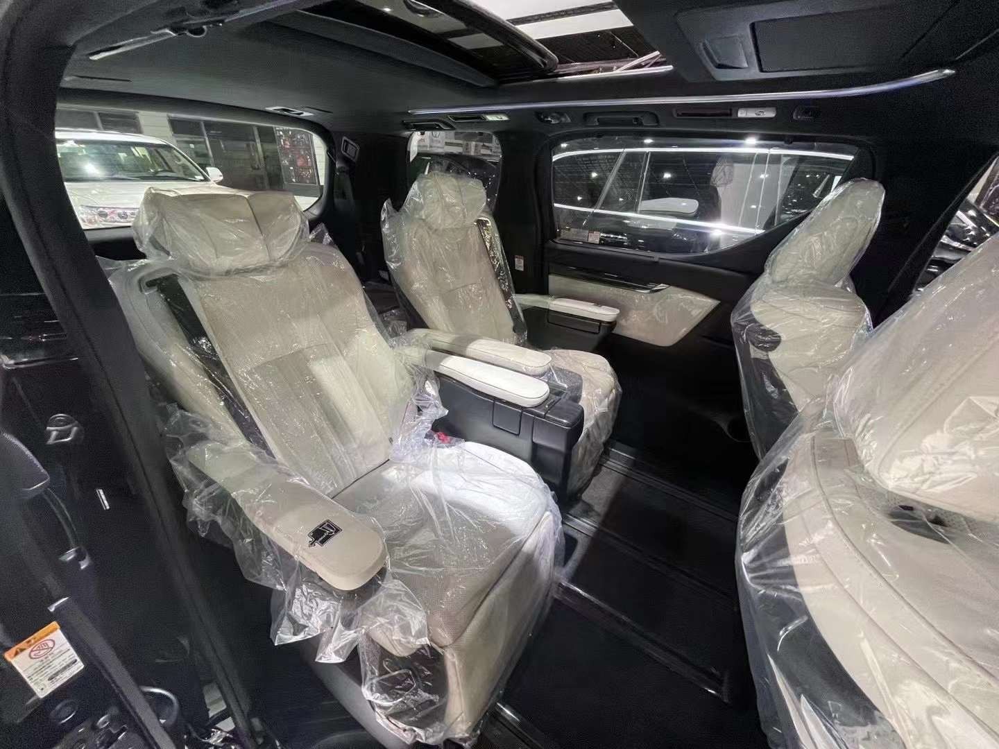 开云体育 Kaiyun.com 官网入口21款雷克萨斯LM300实拍图片配置丰富(图3) 开云体育 Kaiyun.com 官网入口21款雷克萨斯LM300实拍图片配置丰富(图3)